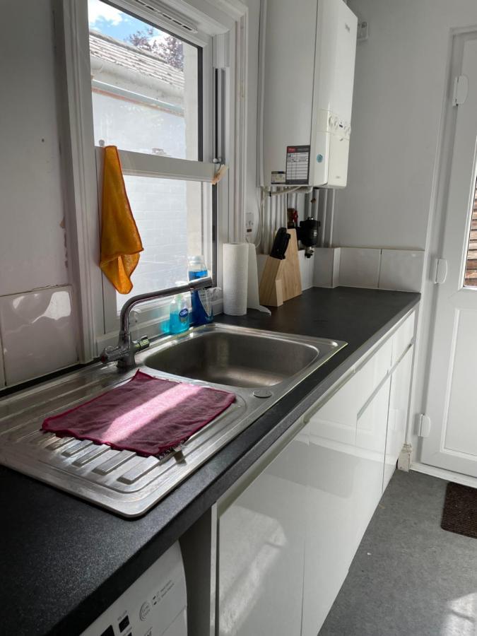 Cozy 3 Bedrooms Home Off Mill Road Sleep CBG Exterior foto